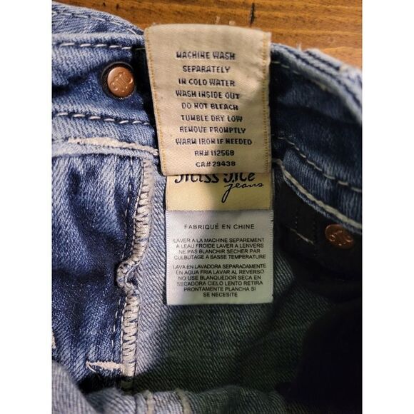 Miss Me Signature Boot Jeans - Picture 12 of 12